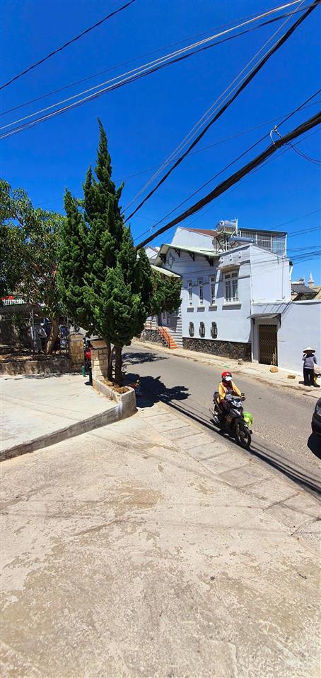 Chung cư ngay sát nhà thờ con gà đà lạt 58m2 thang máy sổ hồng riêng giá 2,950 tỷ thương lượng