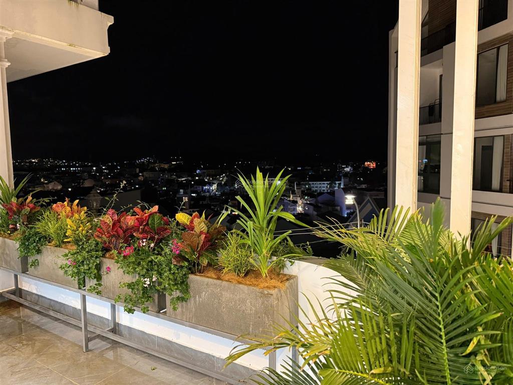 Nhà đẹp 3 tầng đường chính cổ loa ngay trung tâm đà lạt sổ hồng hoàn công giá bán lỗ 9 tỷ