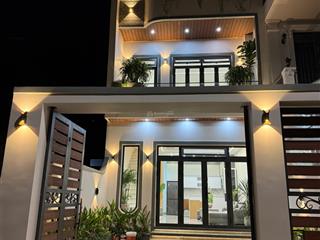 Nhà đẹp 3 tầng đường chính cổ loa ngay trung tâm đà lạt sổ hồng hoàn công giá bán lỗ 9 tỷ