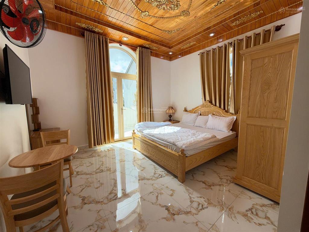 Biệt thự mai anh đào 500m2 bề thế khuôn viên sân vườn rộng ngay thung lũng tình yêu giá 40 tỷ