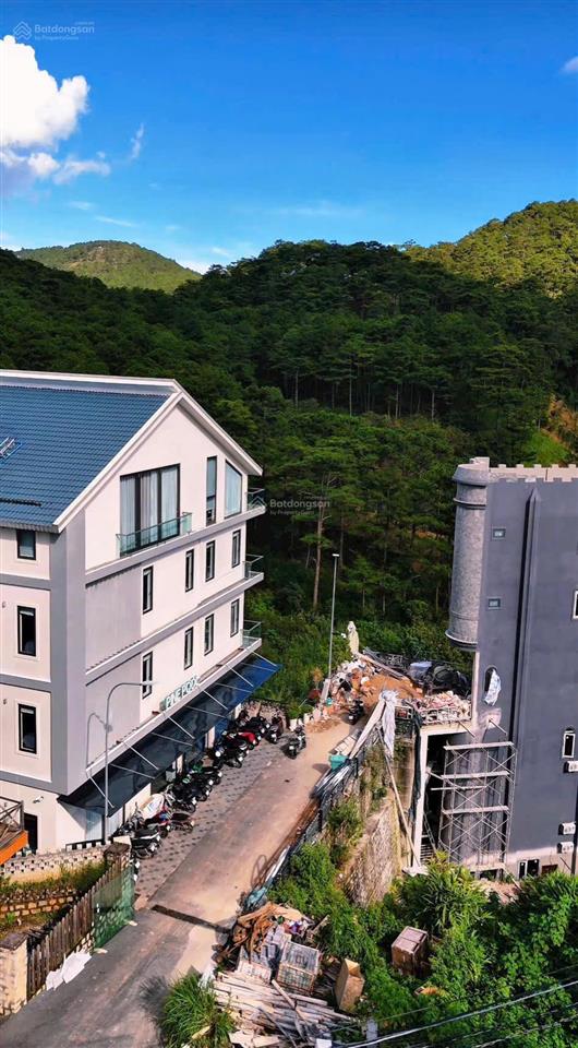 Bán 251m2 đất ở mặt tiền 12m đường ô tô hoàng hoa thám giá 7,850 tỷ thương lượng