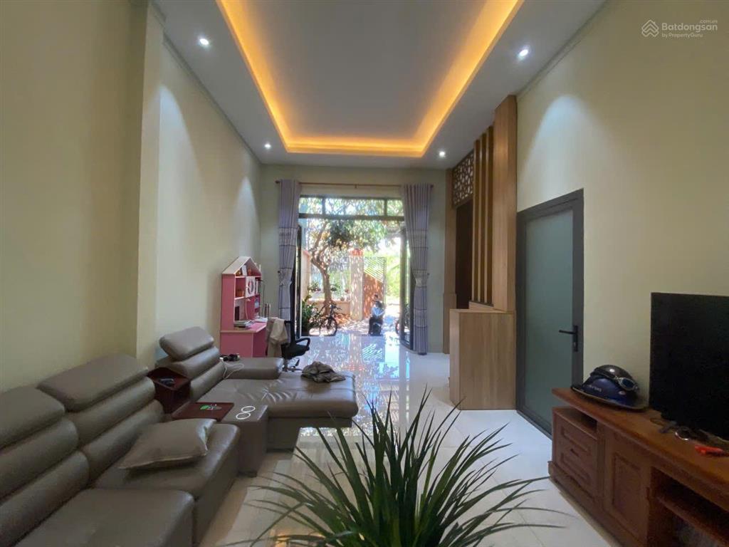 Chủ kẹt tiền bán gấp nhà đẹp hoà long