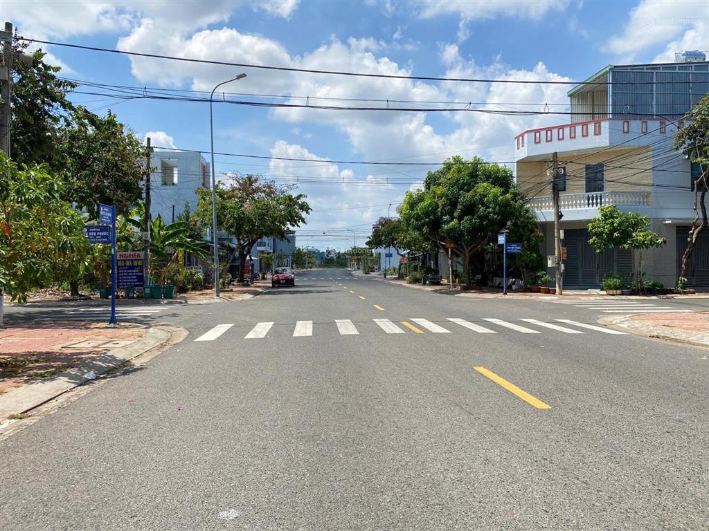 Chính chủ gửi bán lô đất mặt tiền đường nguyễn văn hưởng phường long tâm, tp bà rịa