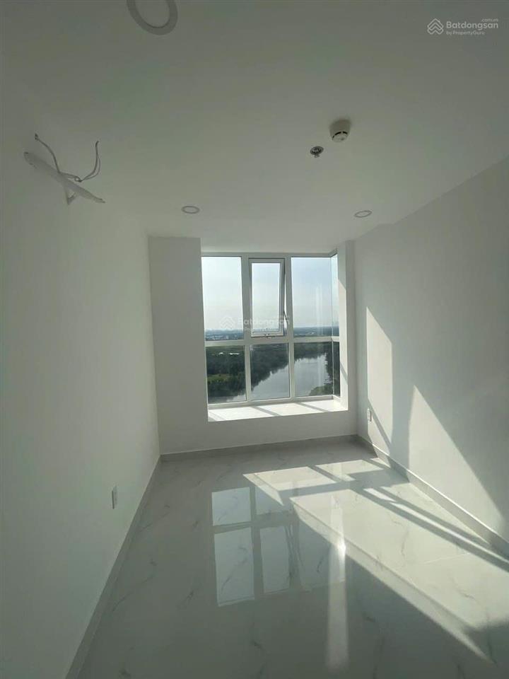 Bán nhanh căn hộ 60m2 2pn 2wc  tặng nội thất gỗ  giá 3,35 tỷ  view thoáng mát