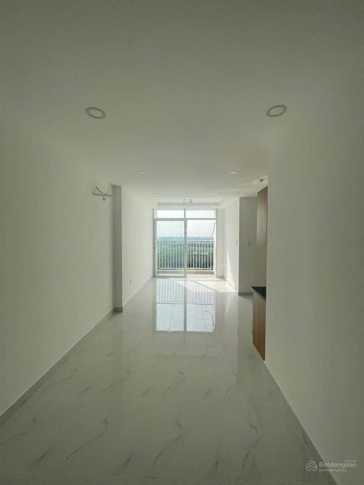 Bán nhanh căn hộ 60m2 2pn 2wc  tặng nội thất gỗ  giá 3,35 tỷ  view thoáng mát