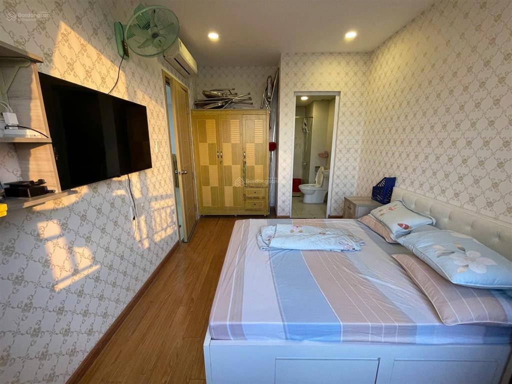 Bán gấp căn 62m2 2pn2wc full nội thất giá 2,5 tỷ (bao thuế phí, nhà sạch sẽ, view thoáng mát)