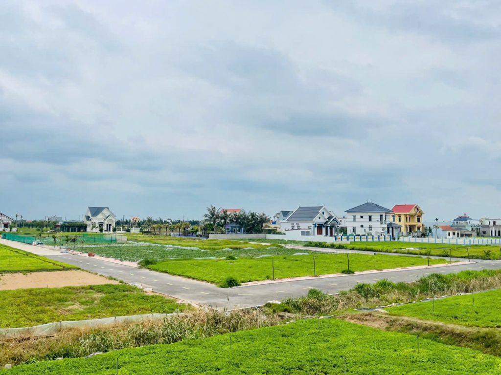 Chính chủ bán gấp 100m2, (12tr/m), đất Biển Hải Xuân, lõi khu kinh tế Ninh Cơ Nam Định