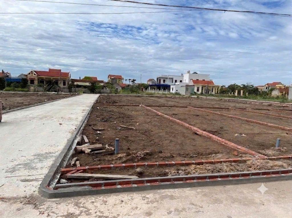 Bán đất 60m2 giá 970tr, sẵn sổ lâu dài, đối diện khu nghỉ dưỡng biển, tiềm năng tăng giá rõ rệt