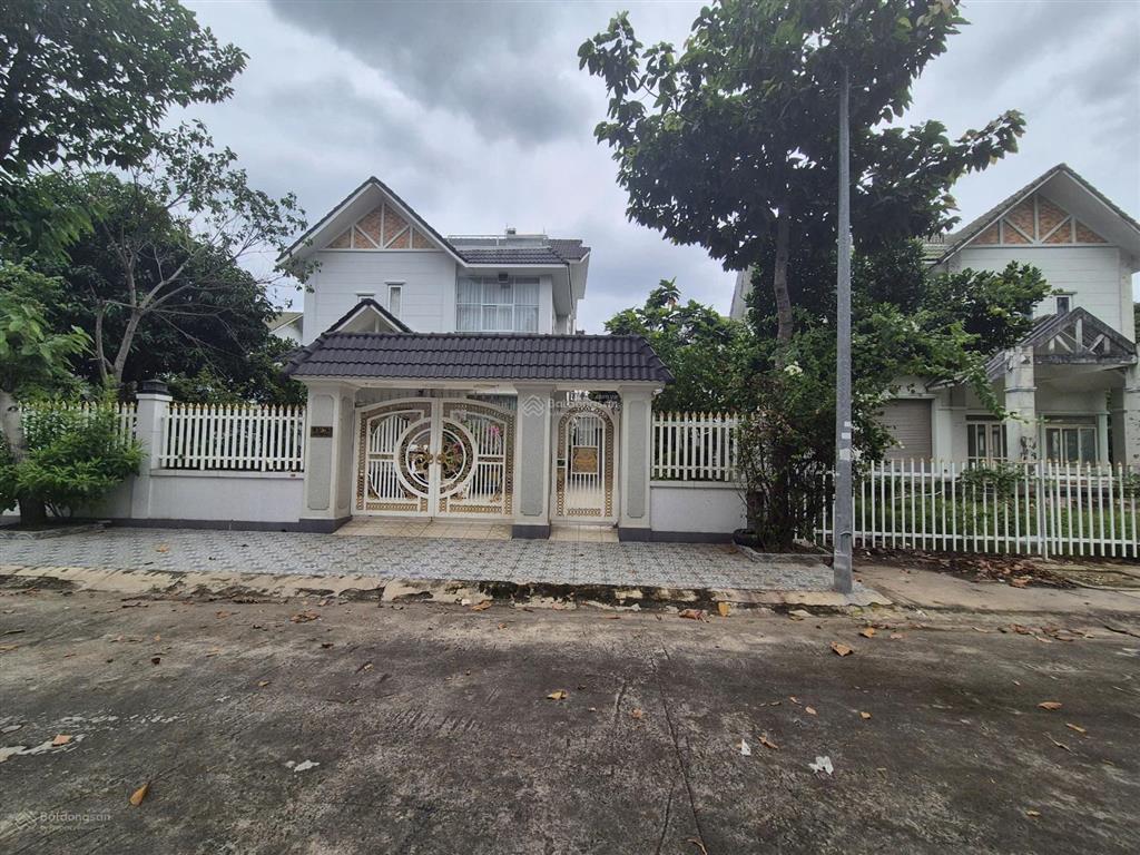 Cắt lỗ bán gấp biệt thự đẹp tại khu phố 6, thới hòa, bến cát, 7 tỷ vnd, 490 m2, còn thương lượng!
