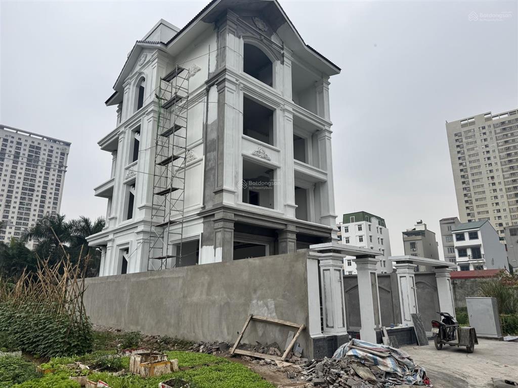 E đang có 1 lô biệt thự kđt tân việt 180m2 mặt đường đôi ngay chân chung cư giá chỉ 90 triệu/m2