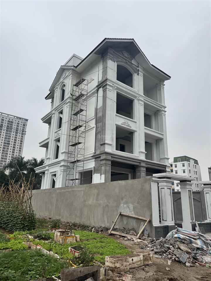 E đang có 1 lô biệt thự kđt tân việt 180m2 mặt đường đôi ngay chân chung cư giá chỉ 90 triệu/m2