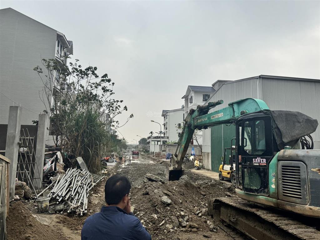 E đang có 1 lô biệt thự kđt tân việt 180m2 mặt đường đôi ngay chân chung cư giá chỉ 90 triệu/m2