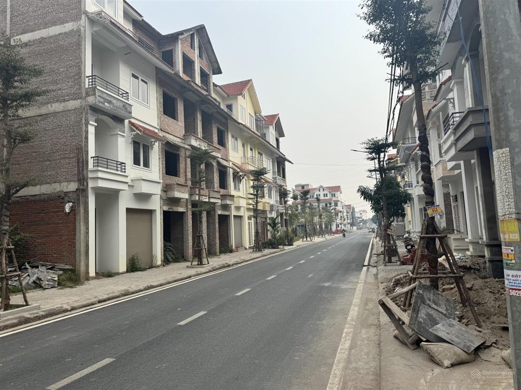 Bán lk b12 kđt cienco5 hoài đức  trục chính  2 mặt thoáng giáp kđt lideco
