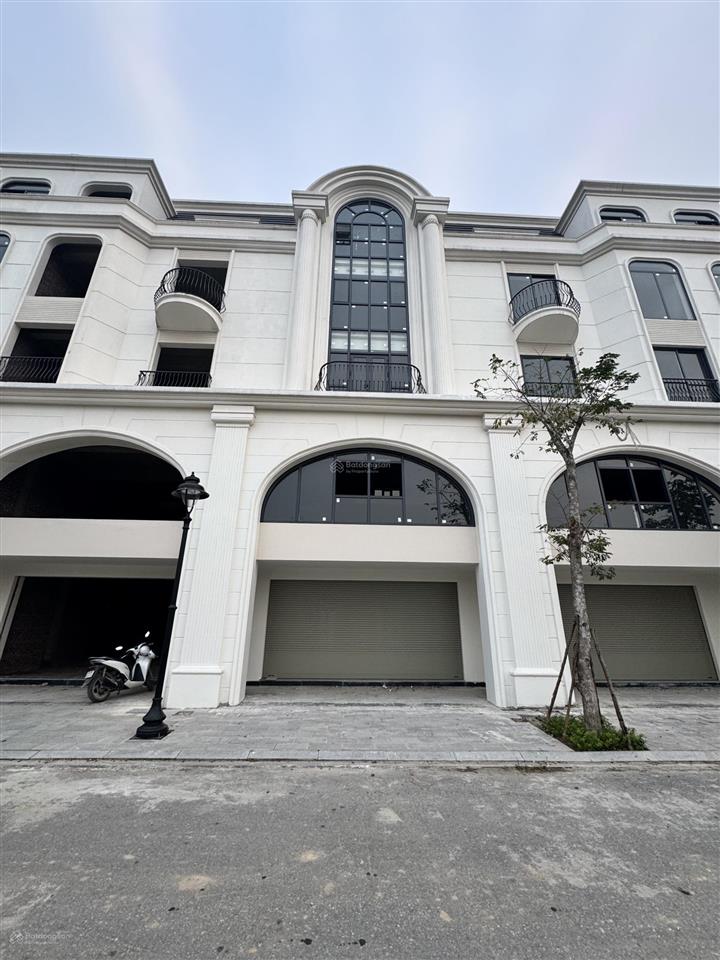 Quá hót ạ
liền kề ý  kđt hinode royal park diện tích 135m2 mt 7.5m giá 24,x tỷ