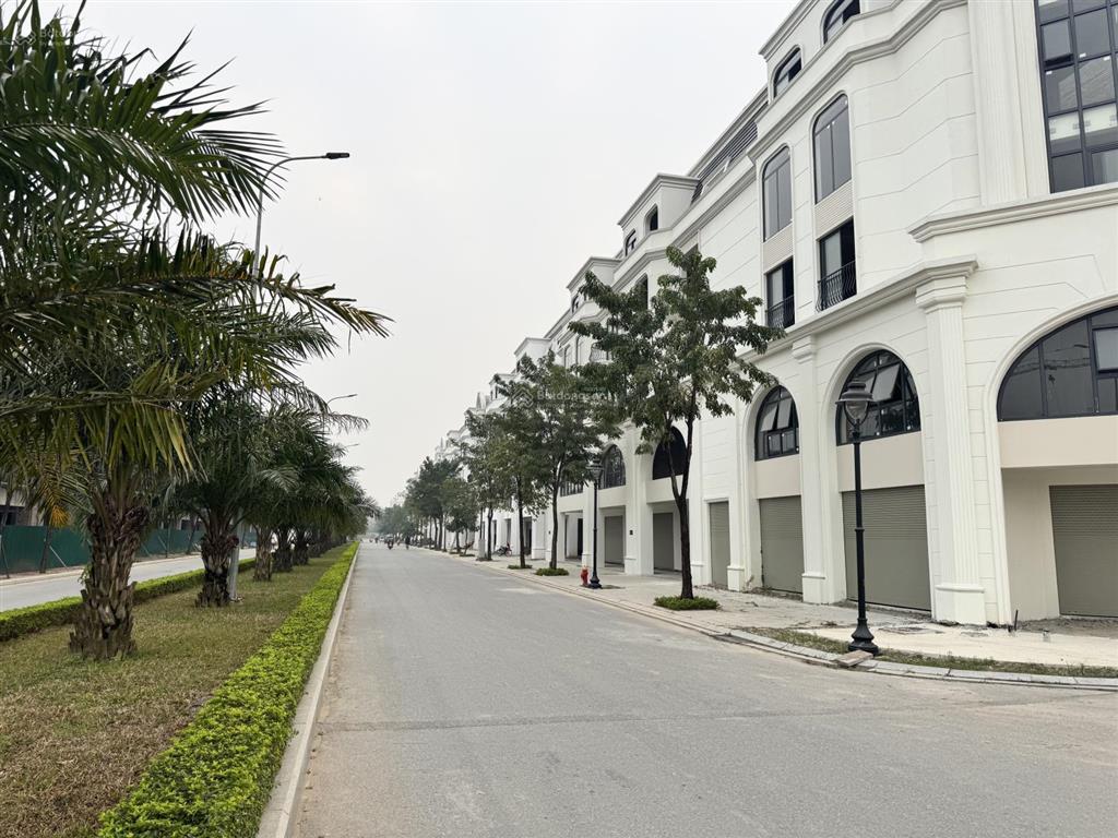 Quá hót ạ
liền kề ý  kđt hinode royal park diện tích 135m2 mt 7.5m giá 24,x tỷ