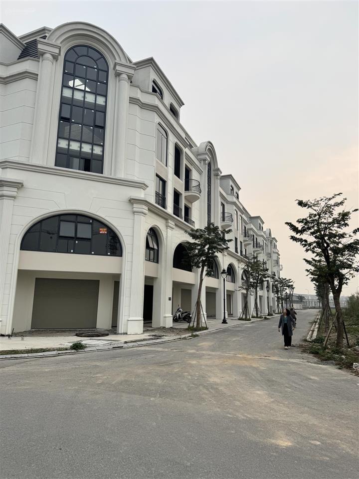 Quá hót ạ
liền kề ý  kđt hinode royal park diện tích 135m2 mt 7.5m giá 24,x tỷ