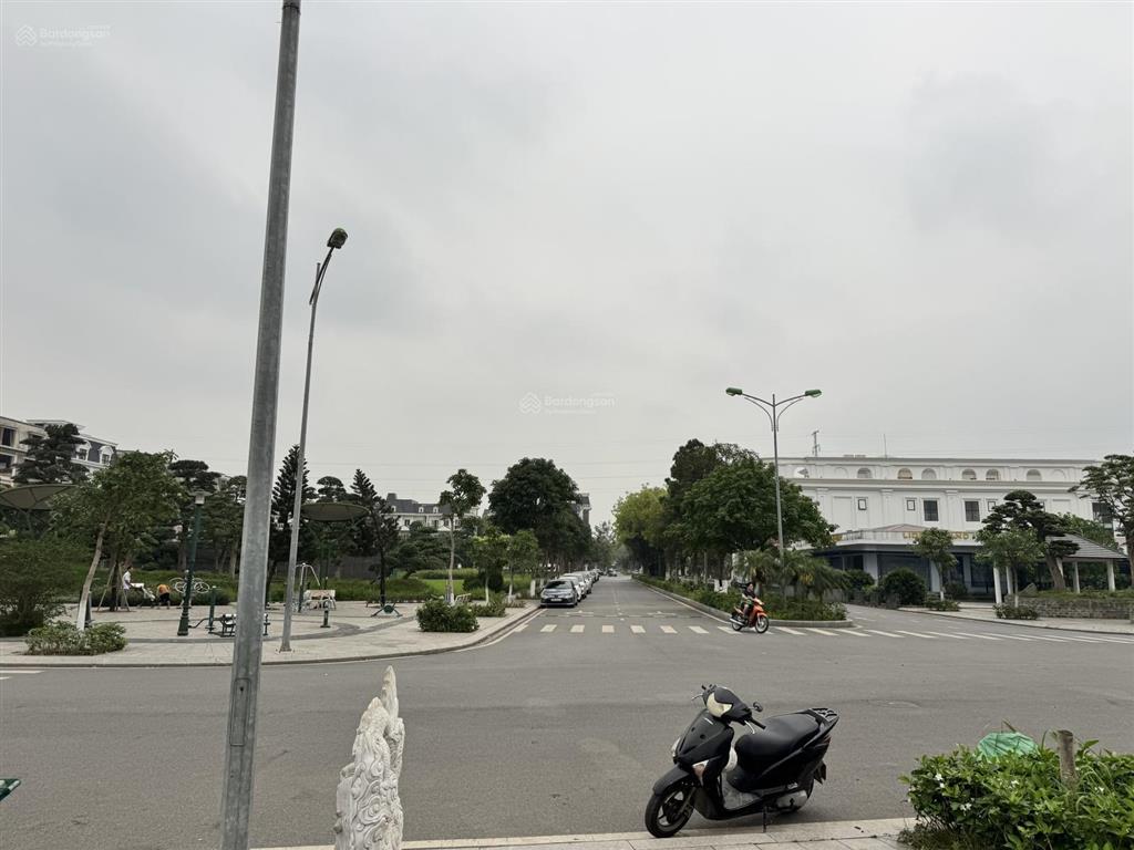 Biệt thự lideco 173m2 mt 10m xây 5 tầng  hướng nhà tây bắc  nhà gần hồ, gần viên  giá 18,x tỷ bp