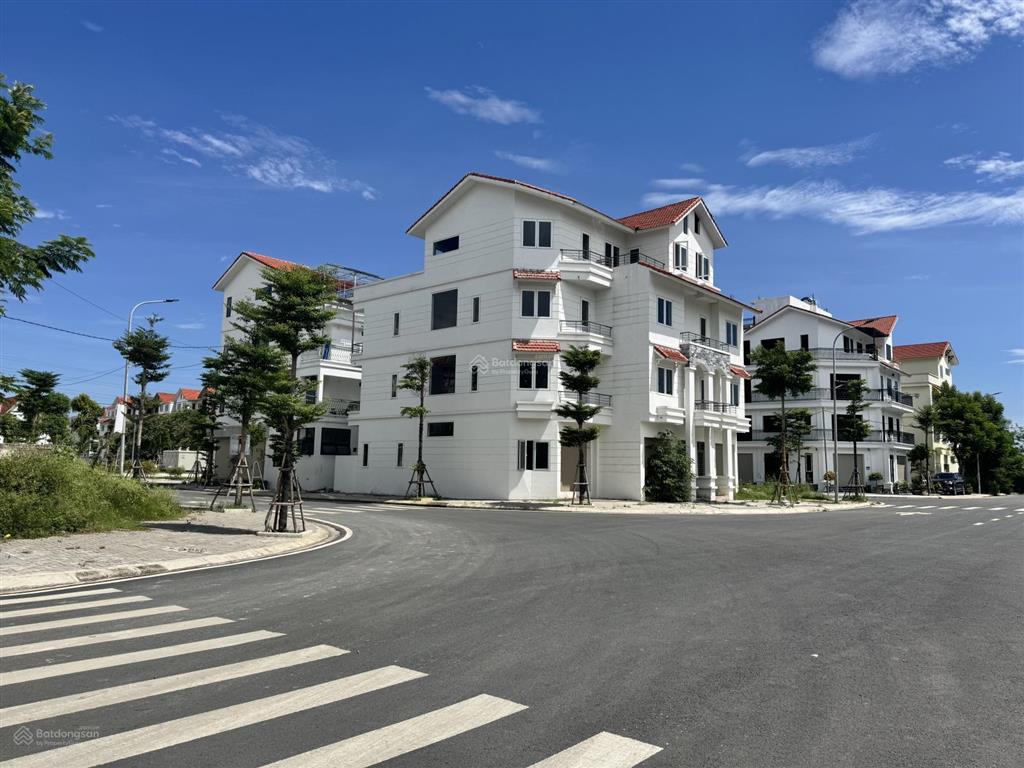 Liền kề mặt đường 24m kđt cienco 5  hqv kéo dài  giá 13,5 tỷ bao phí