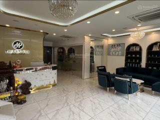 Mặt phố víp cầu giấy  mặt tiền quyền lực  vỉa hè  thiết kế hiện đại  thông sàn thang máy.