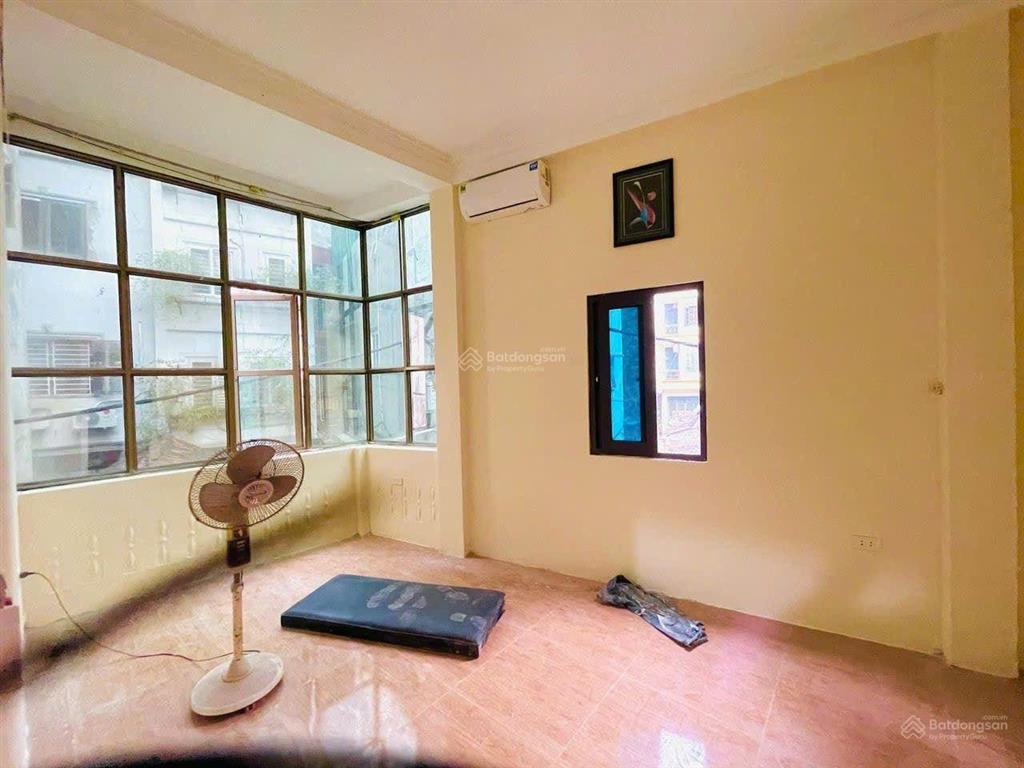 Lô góc 2 thoáng vĩnh viễn  nhà dân xây chắc chắn  vài bước ra mặt phố kinh doanh  ngõ thông.