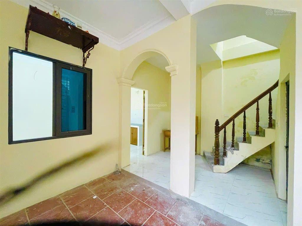 Lô góc 2 thoáng vĩnh viễn  nhà dân xây chắc chắn  vài bước ra mặt phố kinh doanh  ngõ thông.