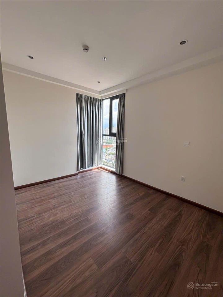 Cho thuê căn 95m2 3pn tại akari võ văn kiệt, chị 13,5tr còn miễn phí quản lý tới tháng 10.