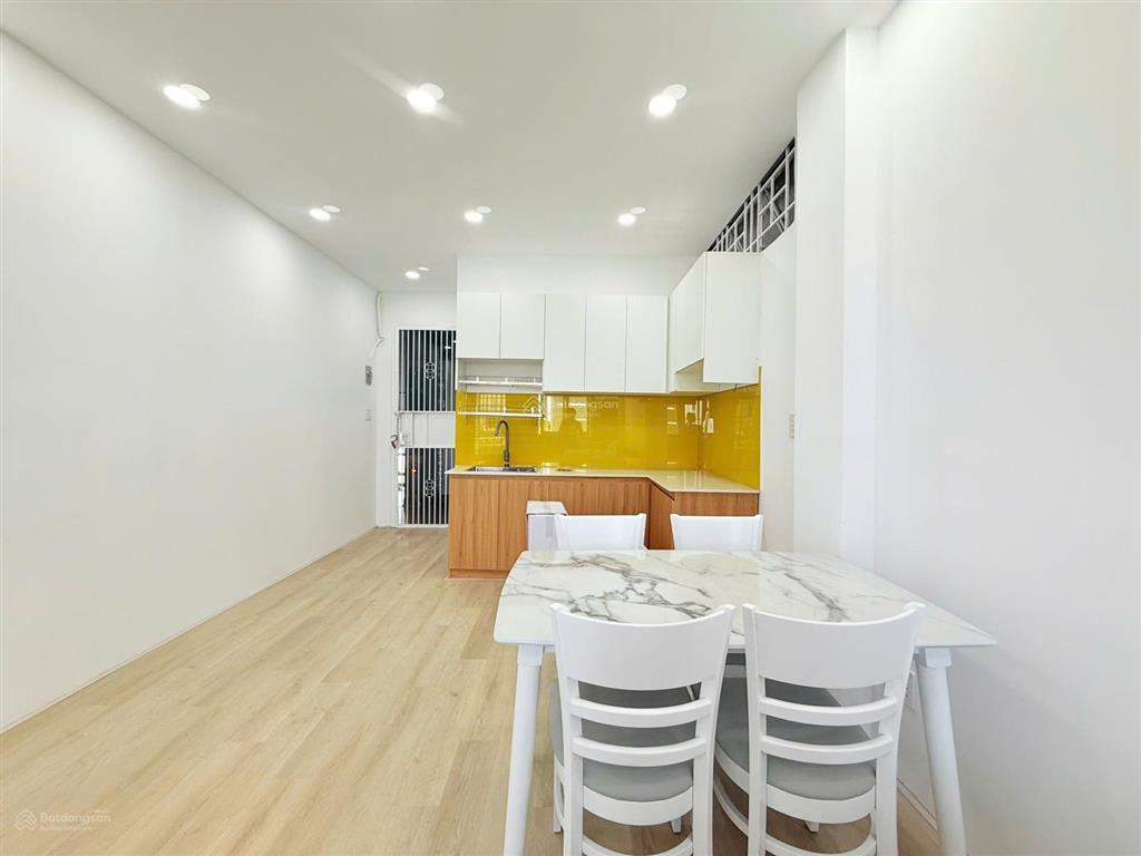 Bán chung cư cây mai  q11  2pn 1wc, thang máy giá 2.9 tỷ