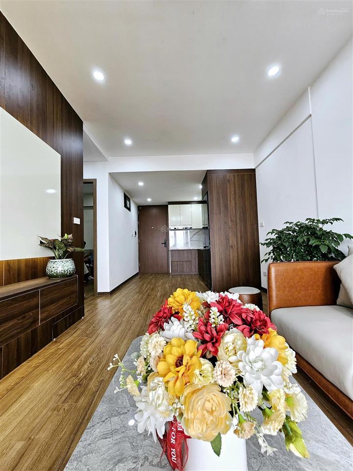 Bán cc tại khu đô thị đền lừ i, giá 5,6 tỷ, 70m2, chỉ với view đẹp