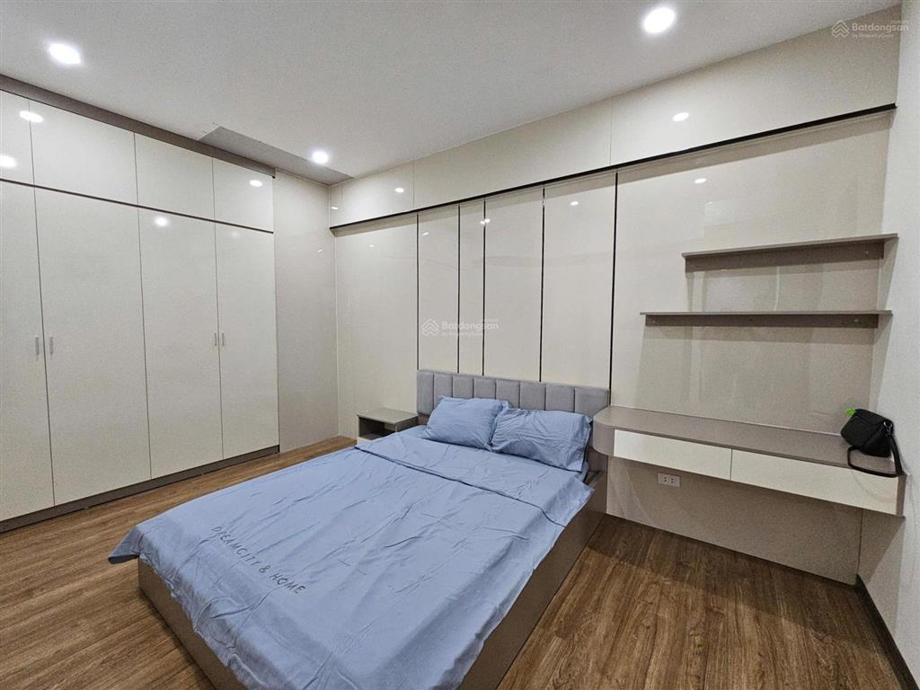 Bán cc tại khu đô thị đền lừ i, giá 5,6 tỷ, 70m2, chỉ với view đẹp