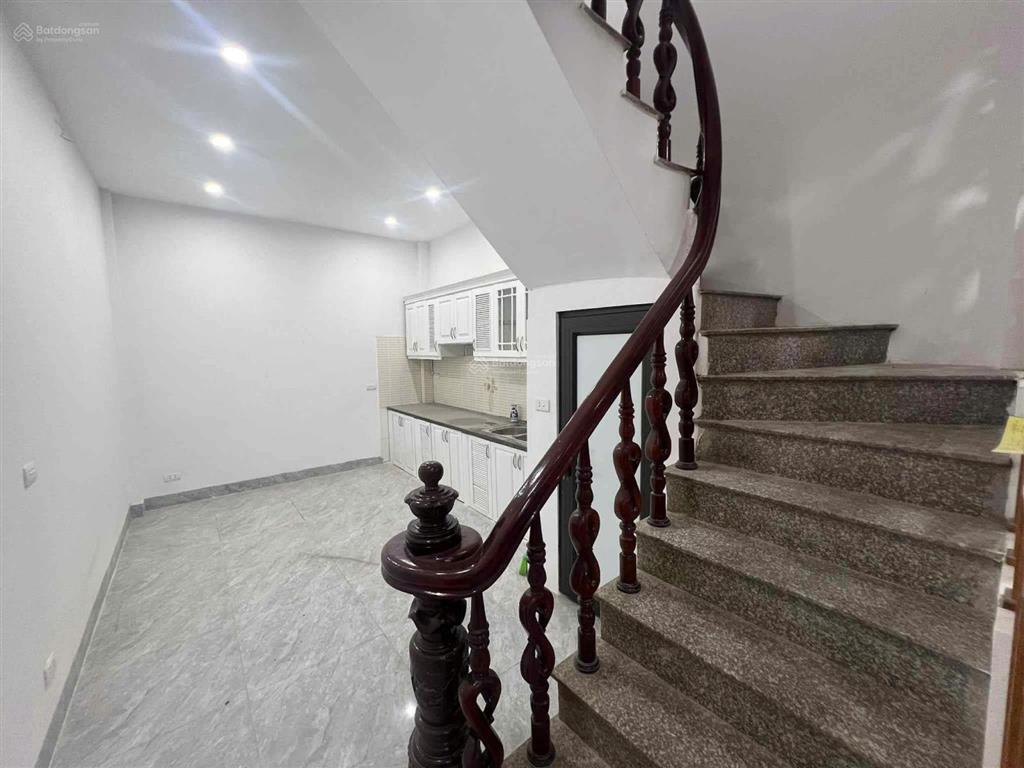 Cho thuê nhà riêng tại hoàng mai, 13 triệu, 35m2x4 tầng, 5pn, 3wc cực chất uy tín