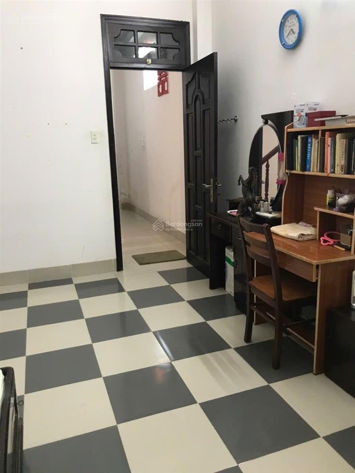 Chủ đi nước ngoài cần bán nhà 3 tầng 1 tum