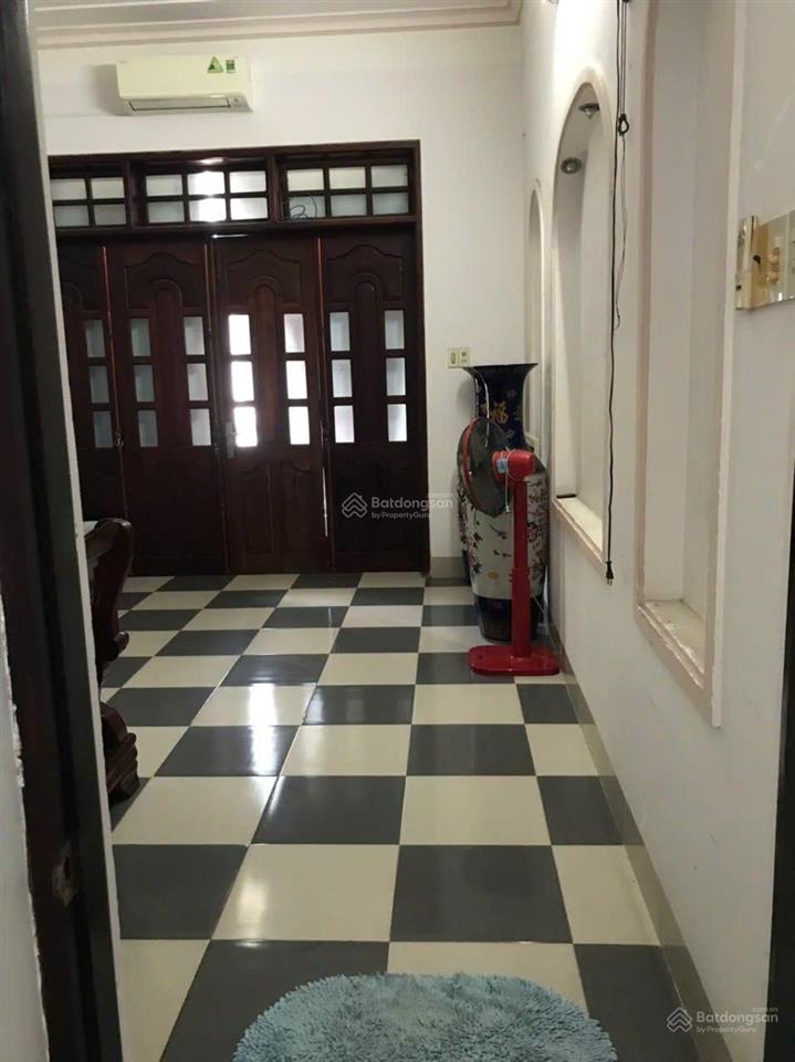 Chủ đi nước ngoài cần bán nhà 3 tầng 1 tum