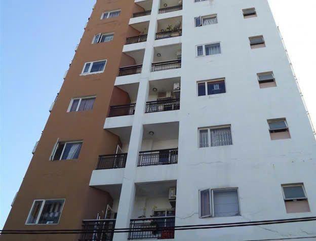 Bán căn hộ ngay mặt tiền đường Hồ Hảo Hớn Quận 1