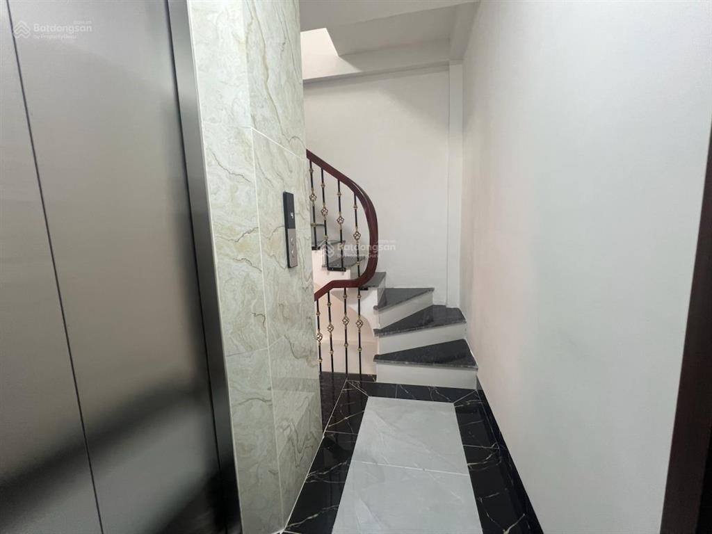 Nhà phân lô kim giang6 tầng thang máy30m ra ô tô ở & kinh doanh đỉnh35m giá 9.9 tỷ