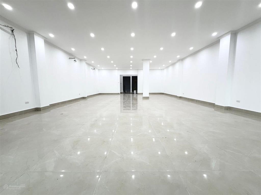 Siêu phẩm mặt phố nghiêm xuân yêm vỉa hè khủng 2 mặt thoáng thang máy 117m giá 63 tỷ