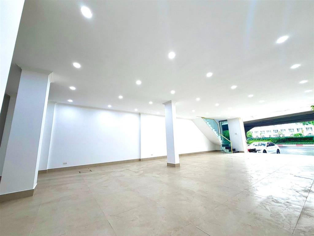 Siêu phẩm mặt phố nghiêm xuân yêm vỉa hè khủng 2 mặt thoáng thang máy 117m giá 63 tỷ