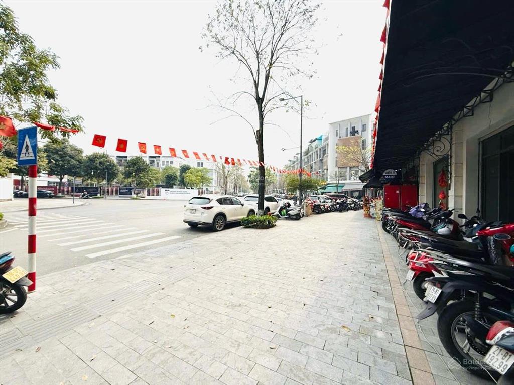 The manor nguyễn xiển căn góc đẳng cấp 2 mặt tiền khủng thông 3 căn trụ sở cty 225m giá 102 tỷ