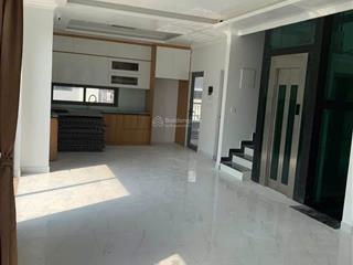 Lô góc 3 thoáng vỉa hè ô tô tránh kd thang máy | the manor central  131m giá 60,8 tỷ