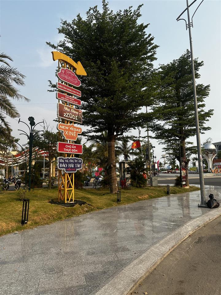 Siêu phẩm nhà phố ngay trung tâm chợ view biển hà tiên