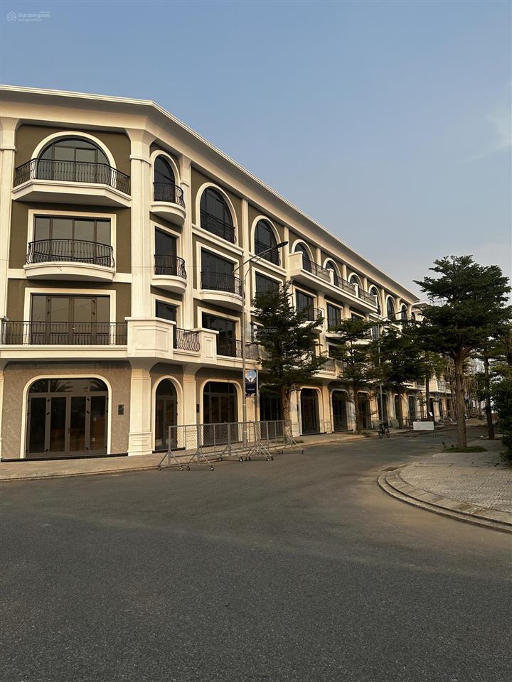 Siêu phẩm nhà phố ngay trung tâm chợ view biển hà tiên