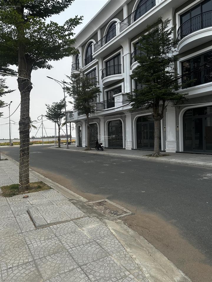 Siêu phẩm nhà phố ngay trung tâm chợ view biển hà tiên