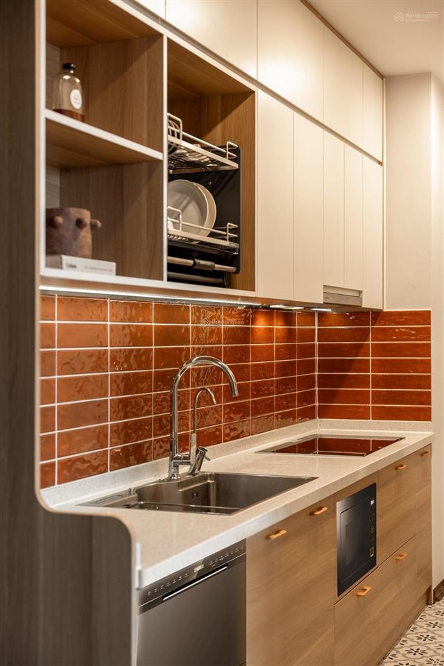 Bán gấp căn 3pn 99m2 mã 06a, tầng 12, giá rẻ hơn thị trường 3.5triệu/m2, được vay nh lãi tốt
