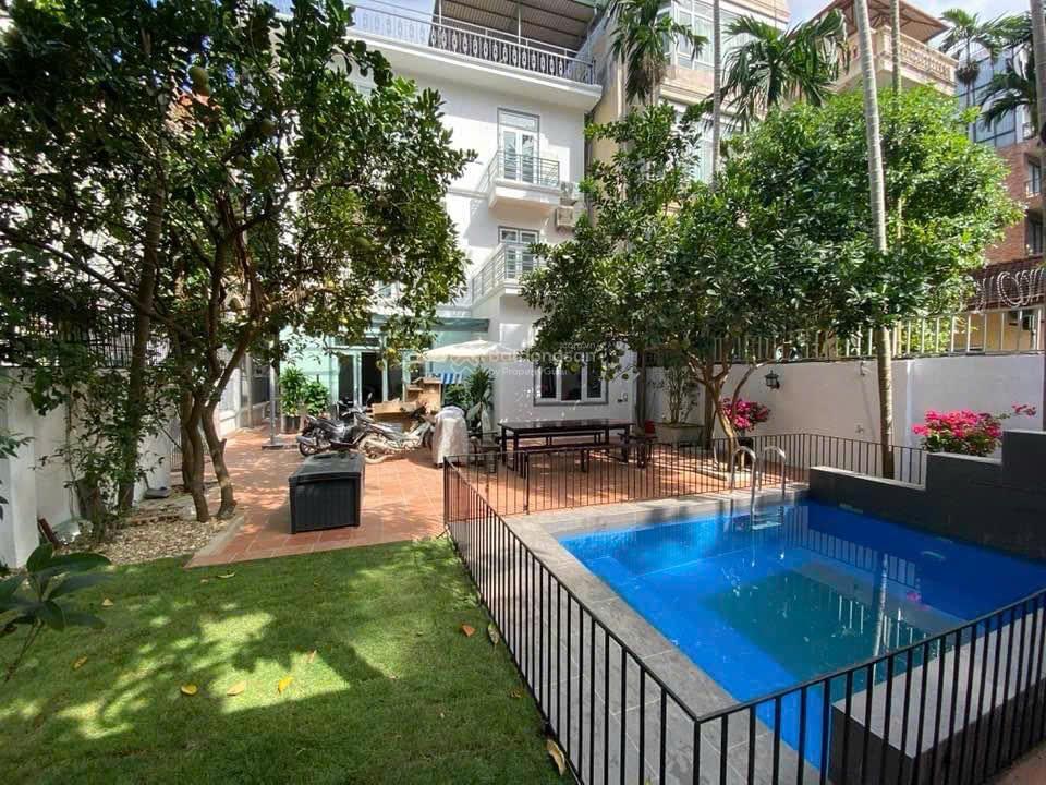 Bán nhà ngõ 12 phố đặng thai mai, tây hồ, ô tô, dt 255.5m2*5 tầng*mt 15m*giá 56 tỷ