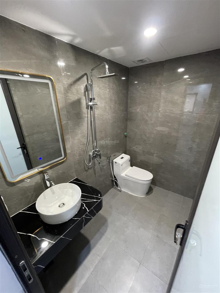 Bán nhà oto 29 chỗ đỗ cửa  phố tân mai  nhà mới 6 tầng thang máy  sẵn ở ngay  oto 7 chỗ vào 2
