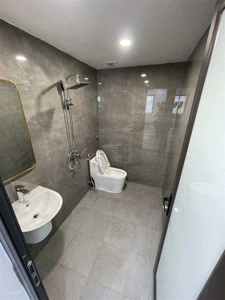Bán nhà oto 29 chỗ đỗ cửa  phố tân mai  nhà mới 6 tầng thang máy  sẵn ở ngay  oto 7 chỗ vào 2