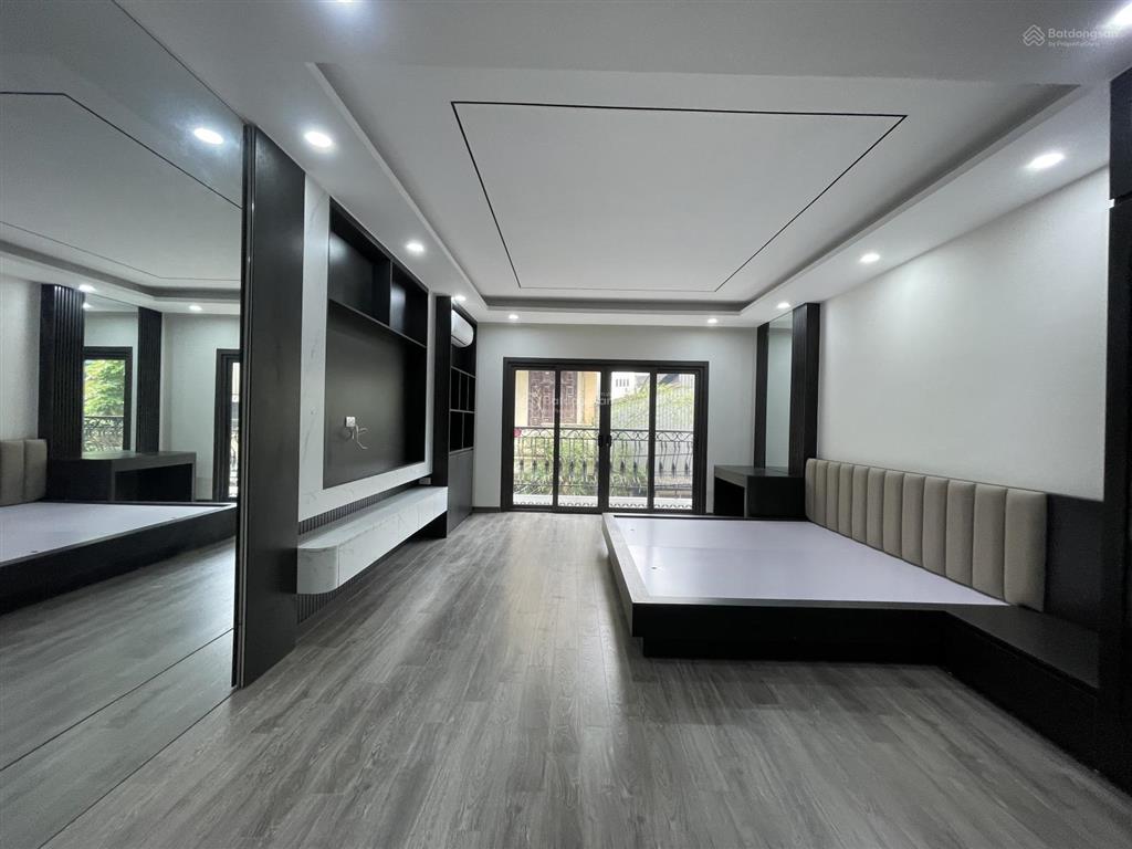 Bán nhà oto 29 chỗ đỗ cửa  phố tân mai  nhà mới 6 tầng thang máy  sẵn ở ngay  oto 7 chỗ vào 2