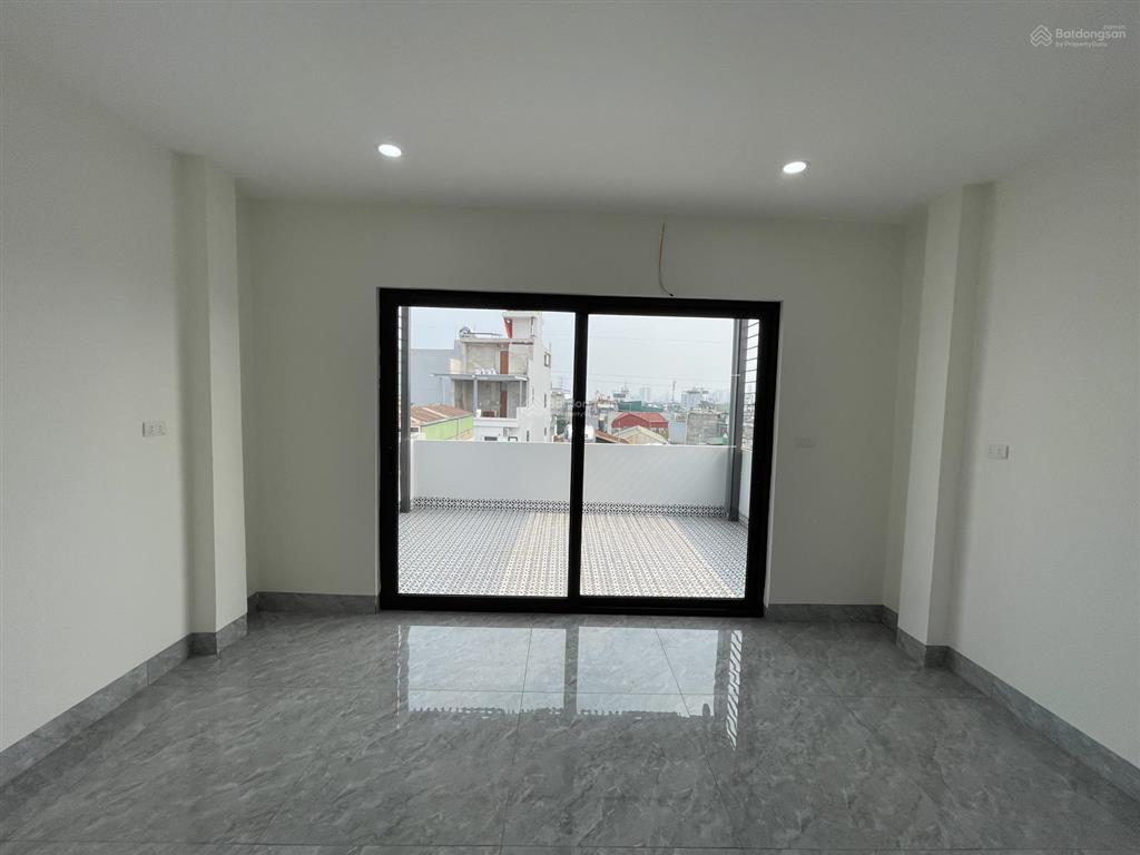 Bán nhà oto 29 chỗ đỗ cửa  phố tân mai  nhà mới 6 tầng thang máy  sẵn ở ngay  oto 7 chỗ vào 2