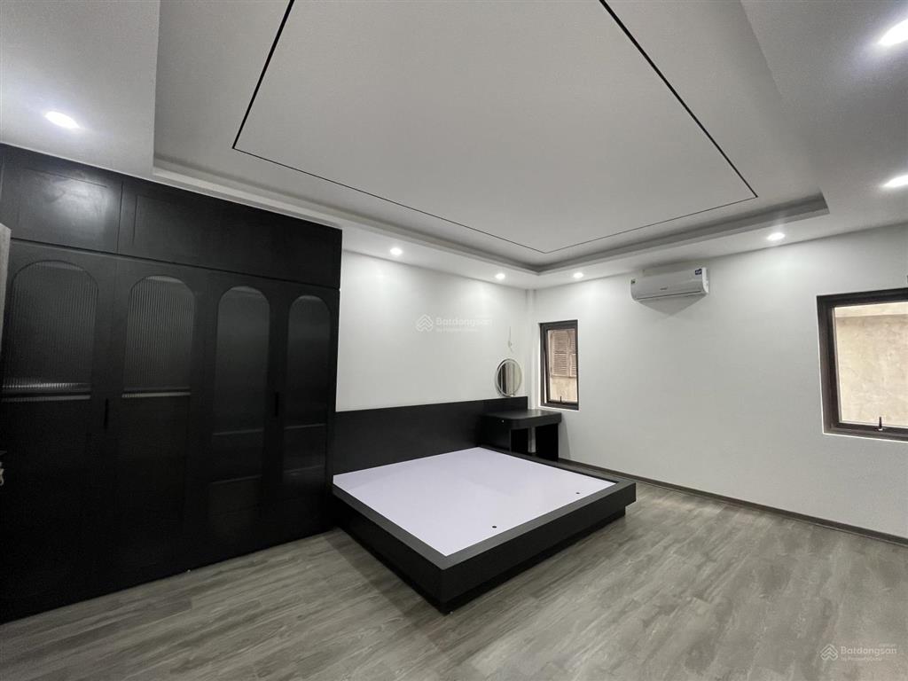 Bán nhà oto 29 chỗ đỗ cửa  phố tân mai  nhà mới 6 tầng thang máy  sẵn ở ngay  oto 7 chỗ vào 2