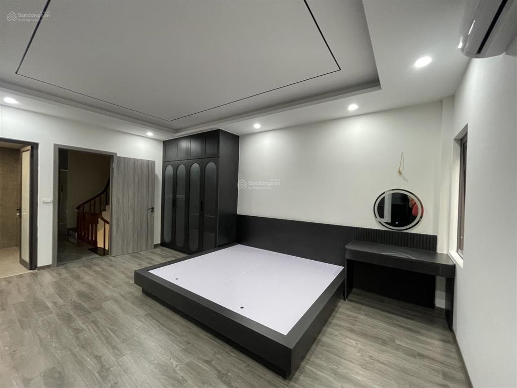 Bán nhà oto 29 chỗ đỗ cửa  phố tân mai  nhà mới 6 tầng thang máy  sẵn ở ngay  oto 7 chỗ vào 2