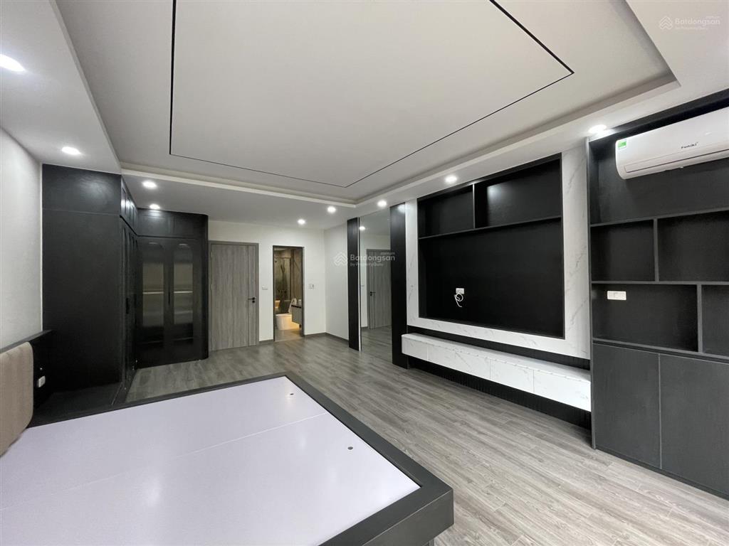 Bán nhà oto 29 chỗ đỗ cửa  phố tân mai  nhà mới 6 tầng thang máy  sẵn ở ngay  oto 7 chỗ vào 2